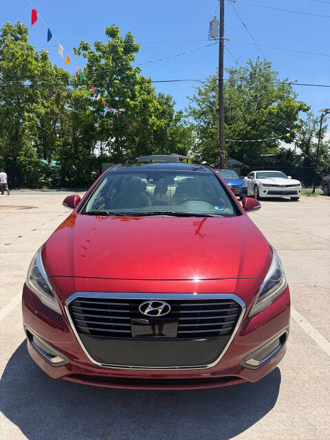 hyundai sonata hybrid 2017 KMHE34L36HA069593 image hyundai sonata hybrid 2017 KMHE34L36HA069593 image